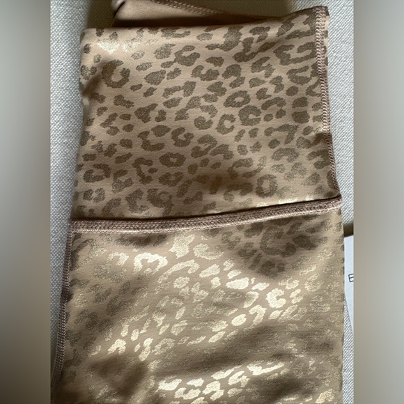 Beyond Yoga, Gold Metallic And Caramel Leggings Size Small New With Tag - Picture 3 of 12